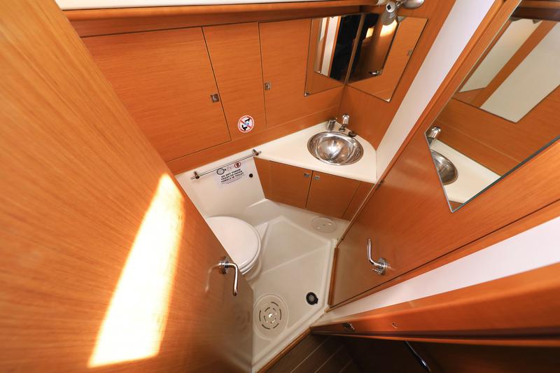 Book yachts online - sailboat - Sun Odyssey 44 i - Sveamare - rent