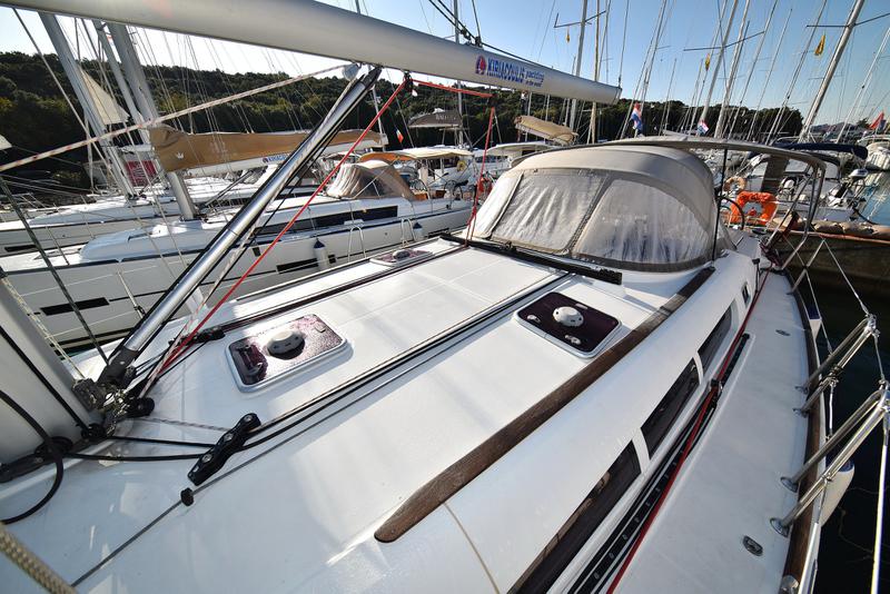 Book yachts online - sailboat - Sun Odyssey 44 i - Sveamare - rent
