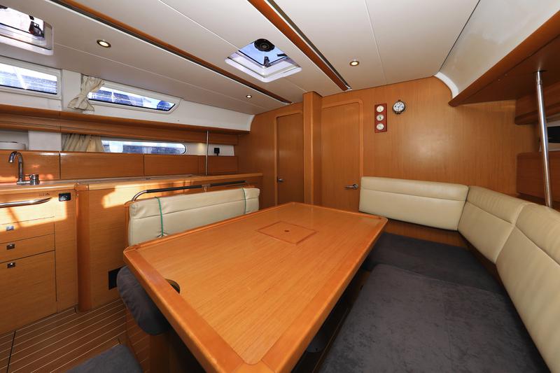 Book yachts online - sailboat - Sun Odyssey 44 i - Sveamare - rent