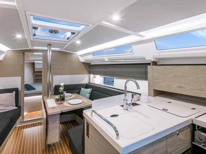 Book yachts online - sailboat - Hanse 388 - Atlas - rent