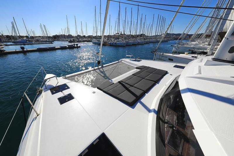 Book yachts online - catamaran - Elba 45 - Dreamcatcher - rent