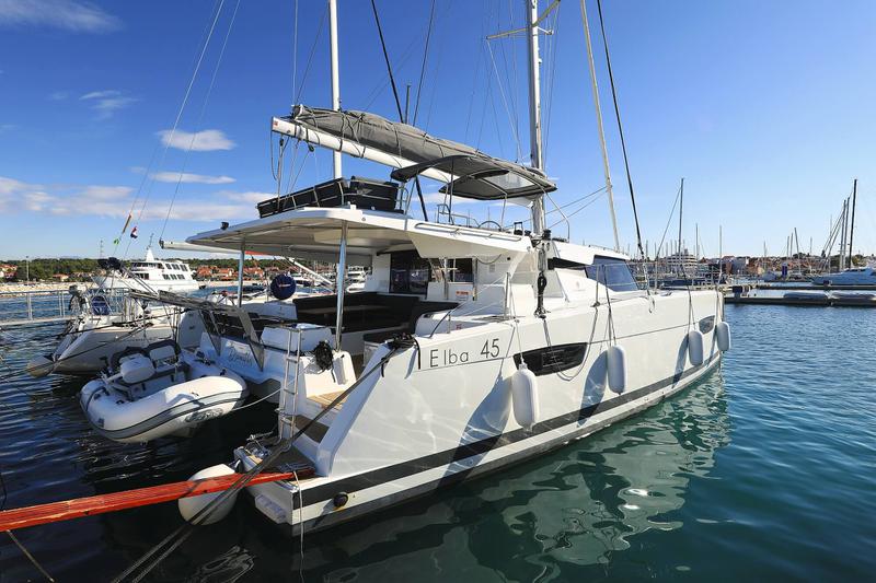 Book yachts online - catamaran - Elba 45 - Dreamcatcher - rent