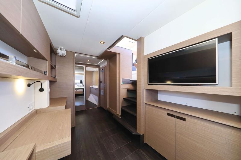 Book yachts online - catamaran - Elba 45 - Dreamcatcher - rent