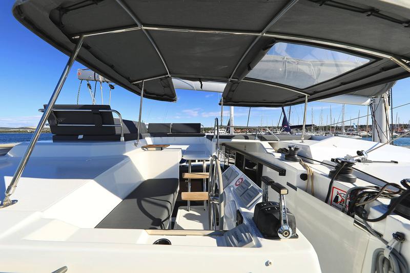 Book yachts online - catamaran - Elba 45 - Dreamcatcher - rent