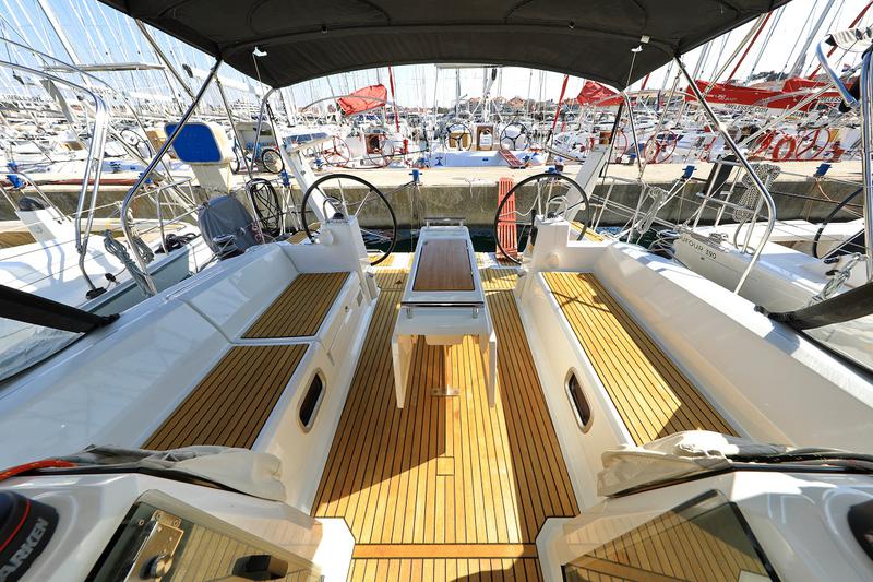 Book yachts online - sailboat - Oceanis 38.1 - Reya - rent