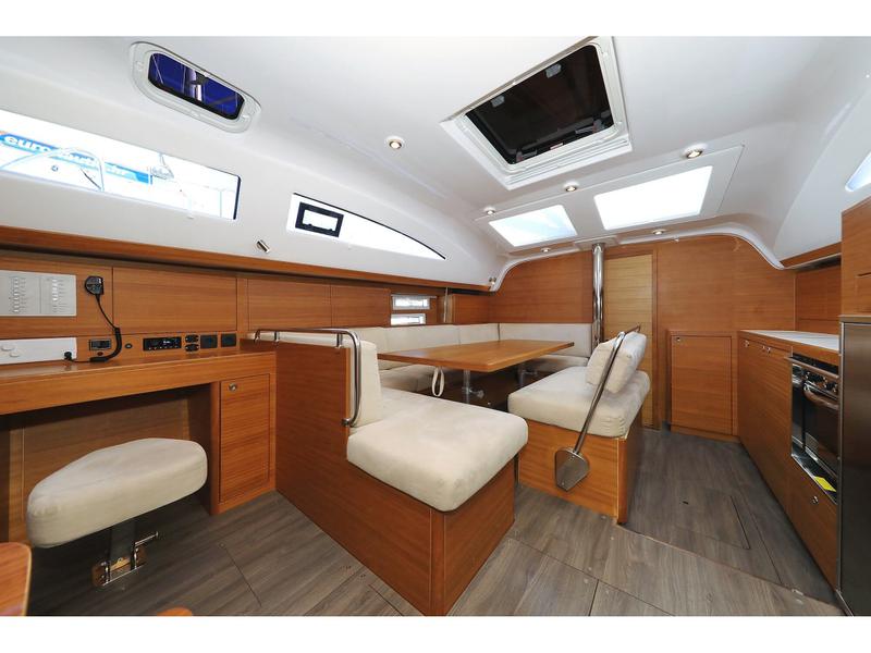 Book yachts online - sailboat - Elan 45.1 Impression 3 cabins 2 heads - Ianira - rent