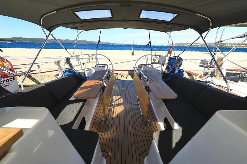 Book yachts online - sailboat - Elan 45.1 Impression 3 cabins 2 heads - Ianira - rent