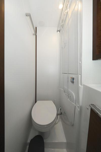 Book yachts online - catamaran - Lagoon 40 - GIMME KISS - rent