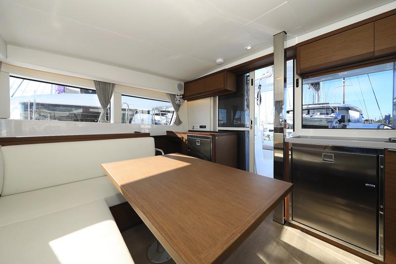 Book yachts online - catamaran - Lagoon 40 - GIMME KISS - rent