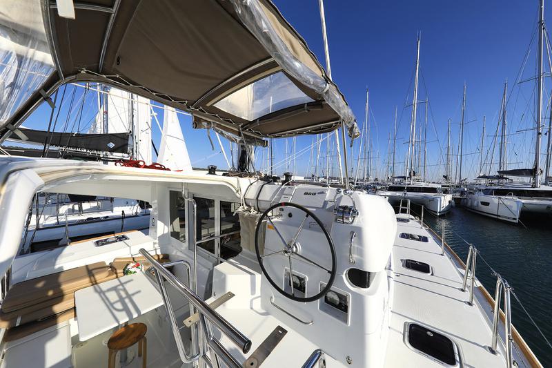 Book yachts online - catamaran - Lagoon 39 - PULPO - rent