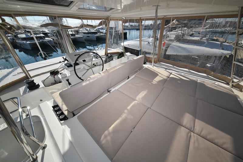 Book yachts online - catamaran - Lagoon 50 - SHADOW (ex. HAPPY HOUR) Air Condition Generator Watermaker - rent