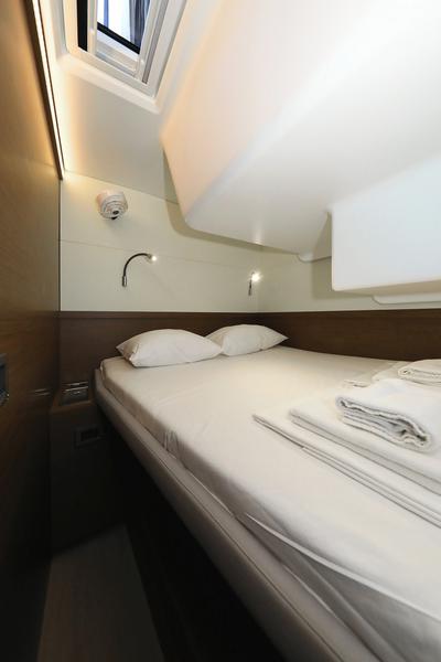 Book yachts online - catamaran - Lagoon 50 - SHADOW (ex. HAPPY HOUR) Air Condition Generator Watermaker - rent