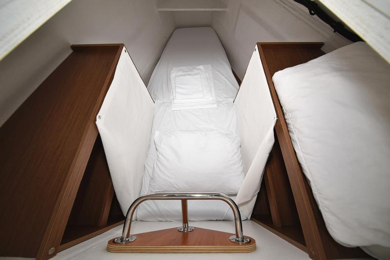 Book yachts online - catamaran - Lagoon 50 - SHADOW (ex. HAPPY HOUR) Air Condition Generator Watermaker - rent