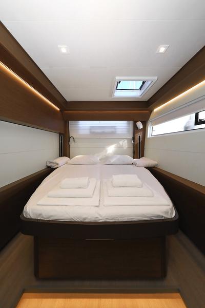 Book yachts online - catamaran - Lagoon 50 - SHADOW (ex. HAPPY HOUR) Air Condition Generator Watermaker - rent