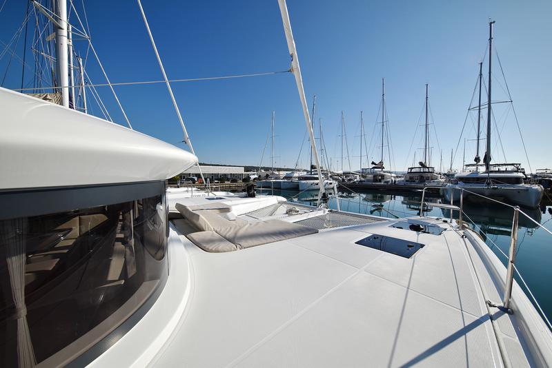 Book yachts online - catamaran - Lagoon 50 - SHADOW (ex. HAPPY HOUR) Air Condition Generator Watermaker - rent