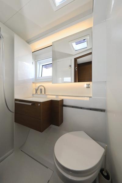 Book yachts online - catamaran - Lagoon 50 - SHADOW (ex. HAPPY HOUR) Air Condition Generator Watermaker - rent