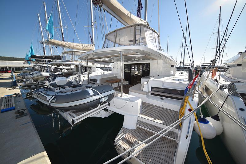 Book yachts online - catamaran - Lagoon 50 - SHADOW (ex. HAPPY HOUR) Air Condition Generator Watermaker - rent