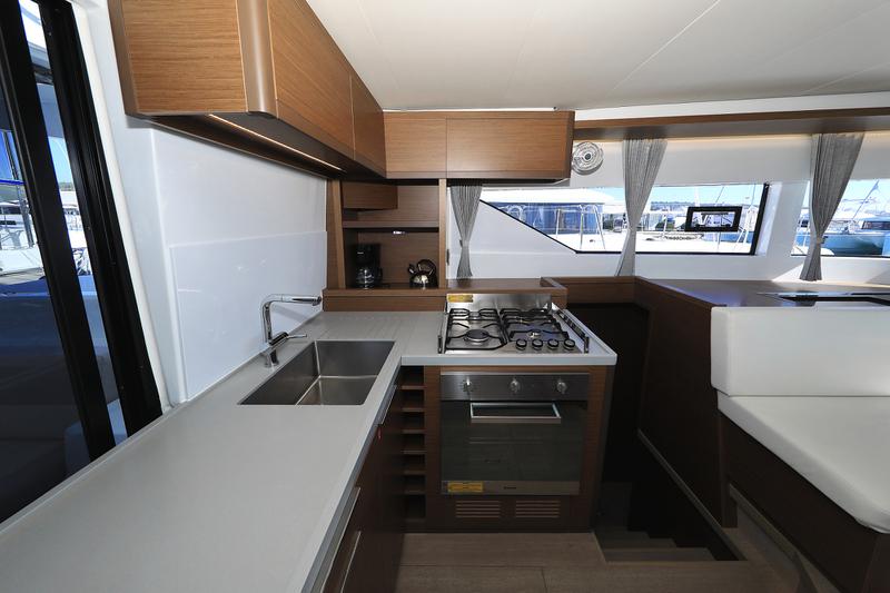 Book yachts online - catamaran - Lagoon 50 - SHADOW (ex. HAPPY HOUR) Air Condition Generator Watermaker - rent