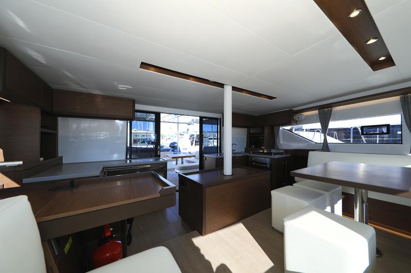 Book yachts online - catamaran - Lagoon 50 - SHADOW (ex. HAPPY HOUR) Air Condition Generator Watermaker - rent