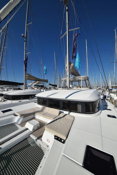Book yachts online - catamaran - Lagoon 50 - SHADOW (ex. HAPPY HOUR) Air Condition Generator Watermaker - rent