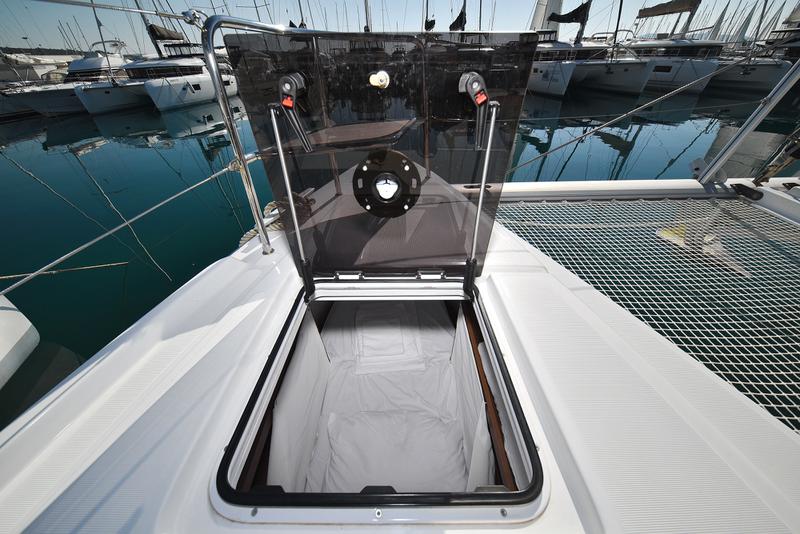 Book yachts online - catamaran - Lagoon 50 - SHADOW (ex. HAPPY HOUR) Air Condition Generator Watermaker - rent