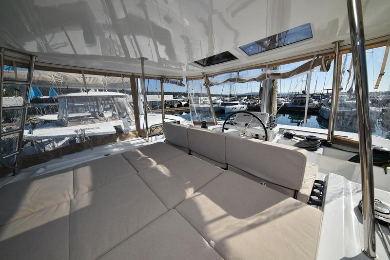 Book yachts online - catamaran - Lagoon 50 - SHADOW (ex. HAPPY HOUR) Air Condition Generator Watermaker - rent