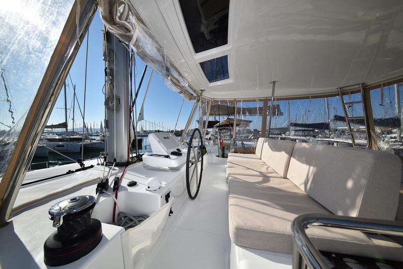 Book yachts online - catamaran - Lagoon 50 - SHADOW (ex. HAPPY HOUR) Air Condition Generator Watermaker - rent