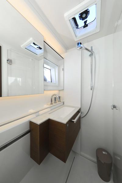 Book yachts online - catamaran - Lagoon 50 - SHADOW (ex. HAPPY HOUR) Air Condition Generator Watermaker - rent