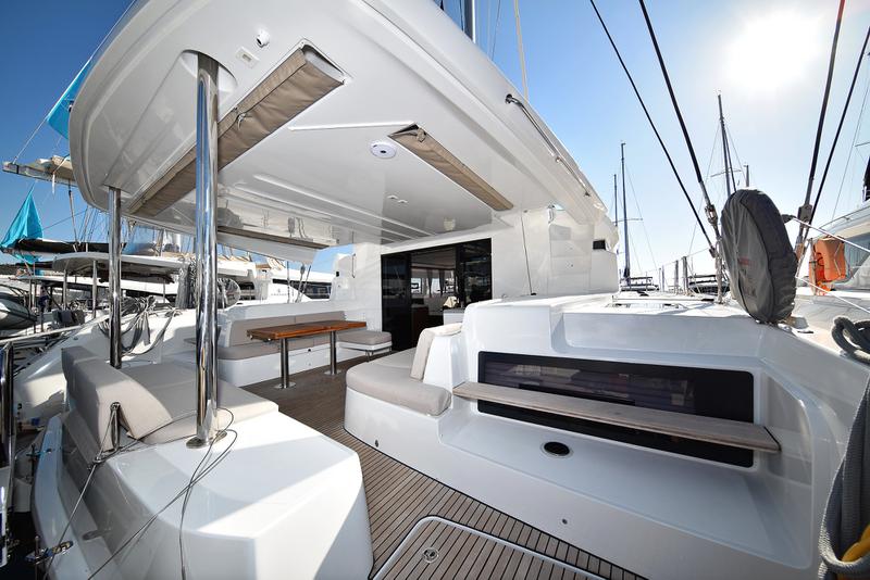 Book yachts online - catamaran - Lagoon 50 - SHADOW (ex. HAPPY HOUR) Air Condition Generator Watermaker - rent