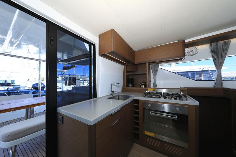 Book yachts online - catamaran - Lagoon 50 - SHADOW (ex. HAPPY HOUR) Air Condition Generator Watermaker - rent