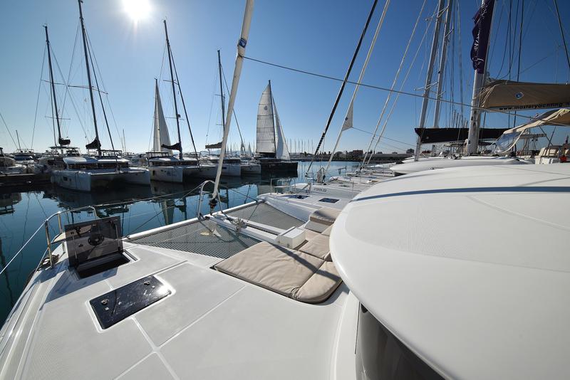 Book yachts online - catamaran - Lagoon 50 - SHADOW (ex. HAPPY HOUR) Air Condition Generator Watermaker - rent