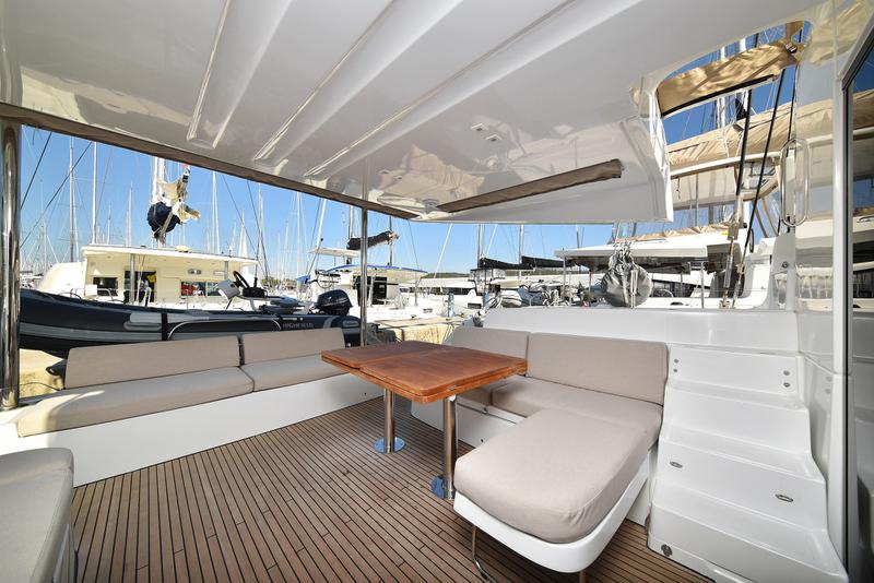 Book yachts online - catamaran - Lagoon 50 - SHADOW (ex. HAPPY HOUR) Air Condition Generator Watermaker - rent