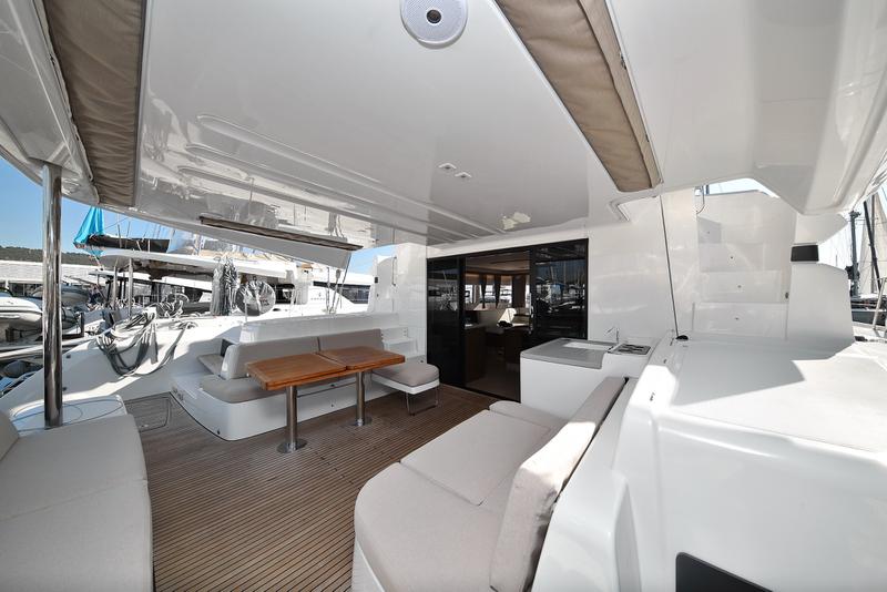 Book yachts online - catamaran - Lagoon 50 - SHADOW (ex. HAPPY HOUR) Air Condition Generator Watermaker - rent