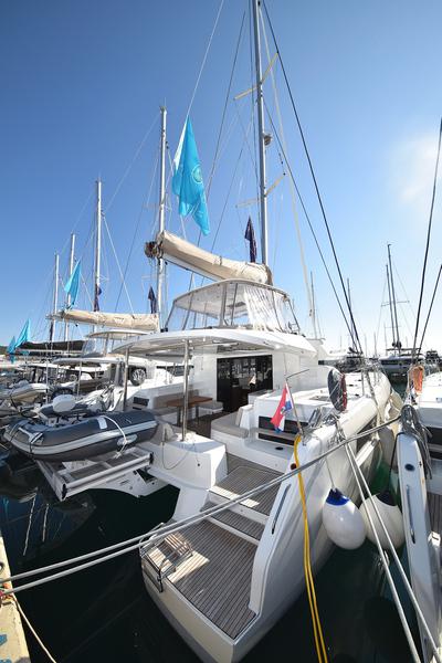 Book yachts online - catamaran - Lagoon 50 - SHADOW (ex. HAPPY HOUR) Air Condition Generator Watermaker - rent