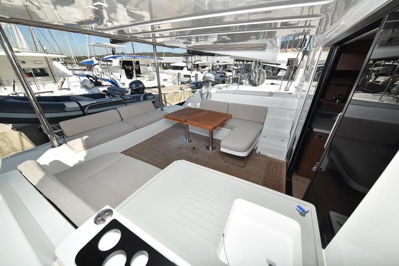 Book yachts online - catamaran - Lagoon 50 - SHADOW (ex. HAPPY HOUR) Air Condition Generator Watermaker - rent