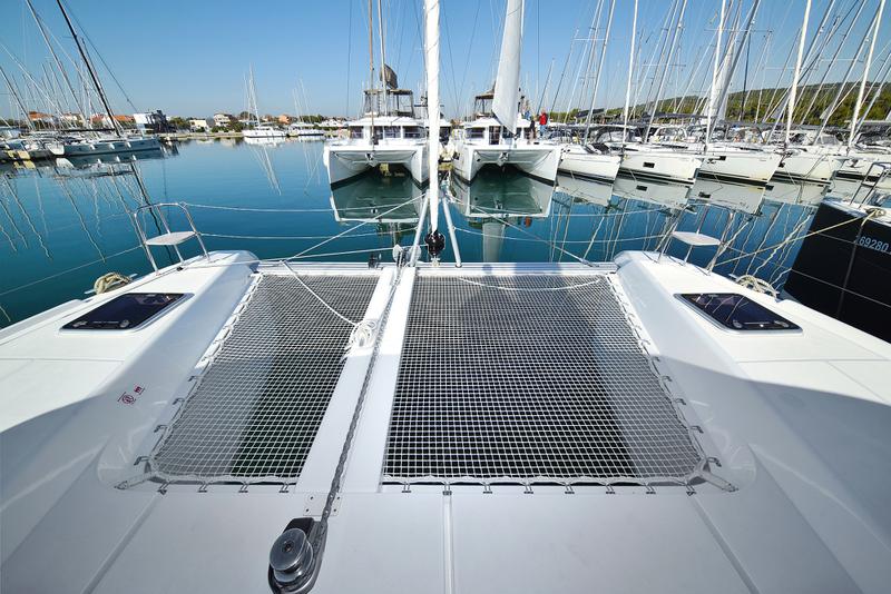 Book yachts online - catamaran - Lagoon 42 - CUZAMEN - rent