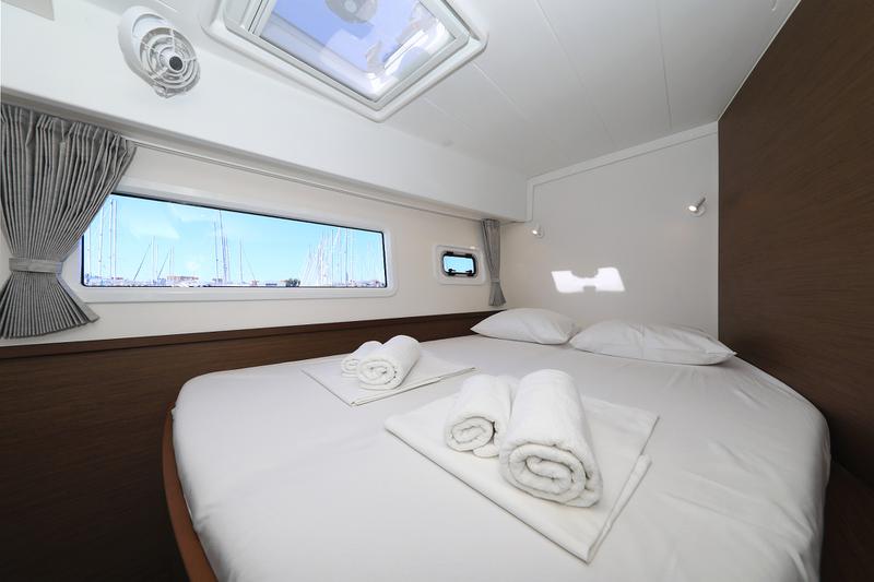 Book yachts online - catamaran - Lagoon 42 - CUZAMEN - rent