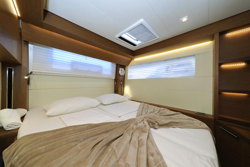 Book yachts online - catamaran - Lagoon 50- owner version - RAGNAR Air Condition Generator Watermaker - rent