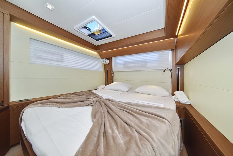 Book yachts online - catamaran - Lagoon 50- owner version - RAGNAR Air Condition Generator Watermaker - rent