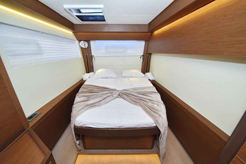 Book yachts online - catamaran - Lagoon 50- owner version - RAGNAR Air Condition Generator Watermaker - rent