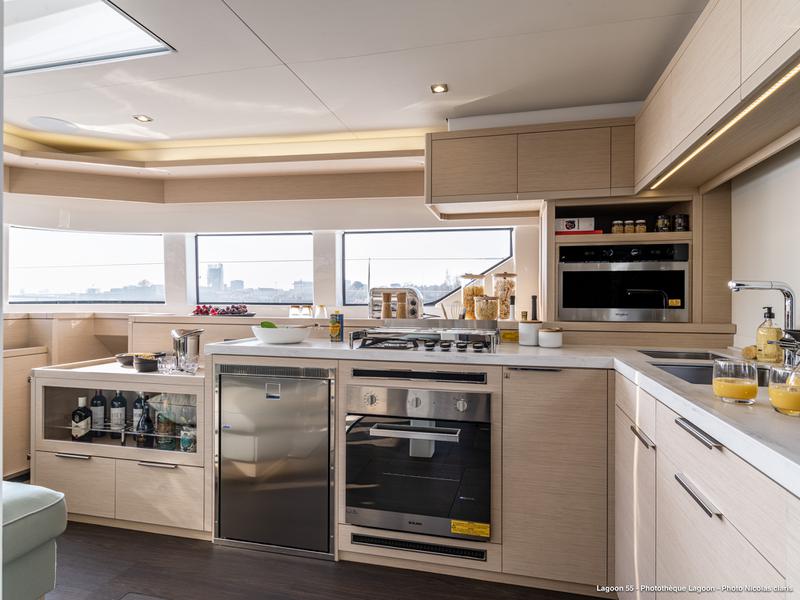 Book yachts online - catamaran - Lagoon 55 (2022) luxury owner version - PRINCESS S - rent