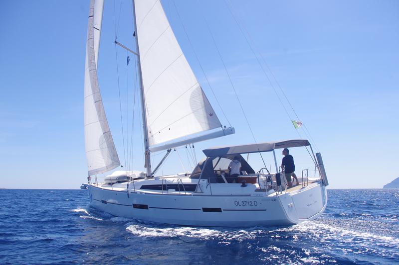 Book yachts online - sailboat - Dufour 460 Grand Large 5Cab - Newt - rent