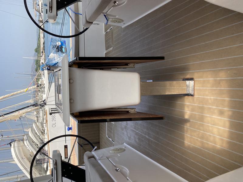 Book yachts online - sailboat - Dufour 430 Grand Large - Hermione - rent