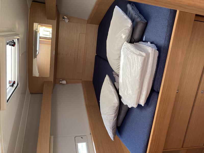 Book yachts online - sailboat - Dufour 430 Grand Large - Hermione - rent