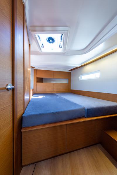 Book yachts online - sailboat - Sun Odyssey 410 - Martha  - Bow - Solar &amp; A/C - rent