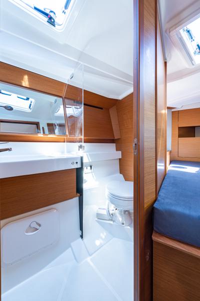 Book yachts online - sailboat - Sun Odyssey 410 - Martha  - Bow - Solar &amp; A/C - rent