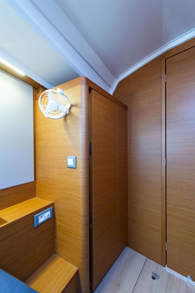 Book yachts online - sailboat - Sun Odyssey 410 - Martha  - Bow - Solar &amp; A/C - rent