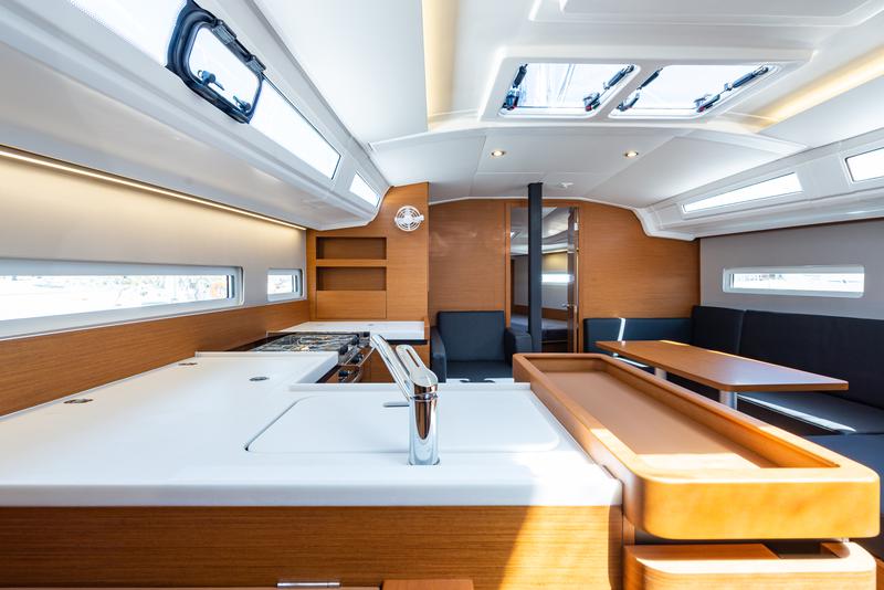 Book yachts online - sailboat - Sun Odyssey 410 - Martha  - Bow - Solar &amp; A/C - rent