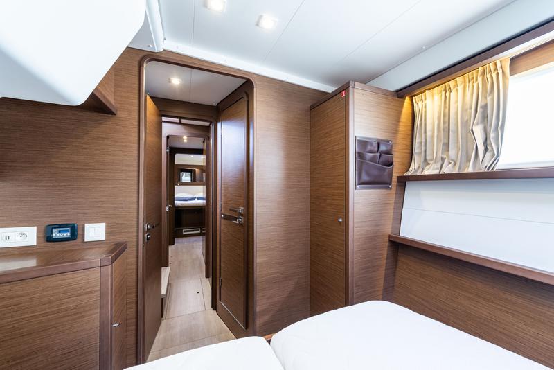 Book yachts online - catamaran - Lagoon 450 F - Wander - A/C- GEN &amp; WATERMAKER - rent