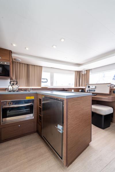 Book yachts online - catamaran - Lagoon 450 F - Wander - A/C- GEN &amp; WATERMAKER - rent